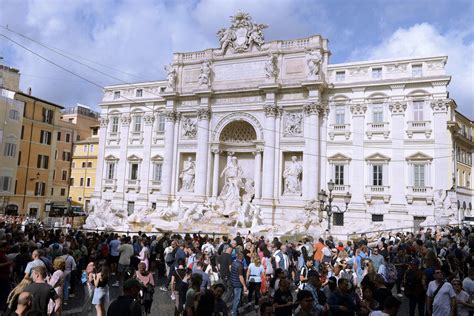 Tourists Dismayed as Rome's Trevi Fountain Runs Dry During 